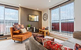 Desi Suite, Free Parking, Balcony